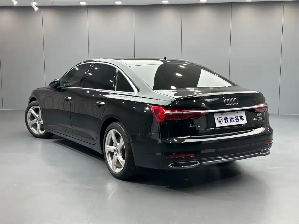 Audi A6L — фото 8