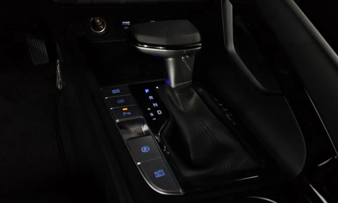 Hyundai AVANTE — фото 3