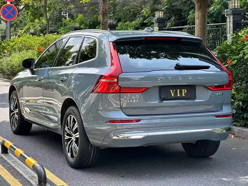 Volvo XC60 — фото 4
