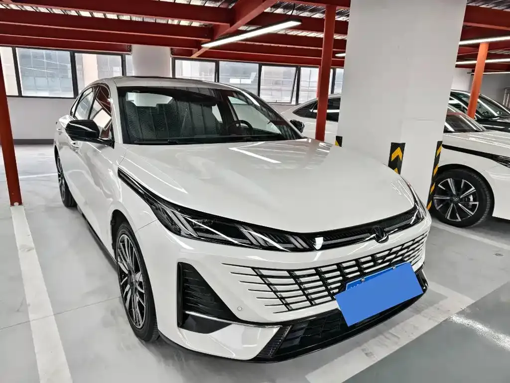 Changan Eado — фото 3