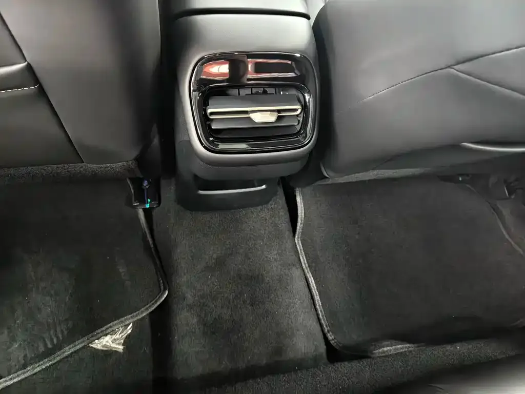 Changan Eado — фото 10