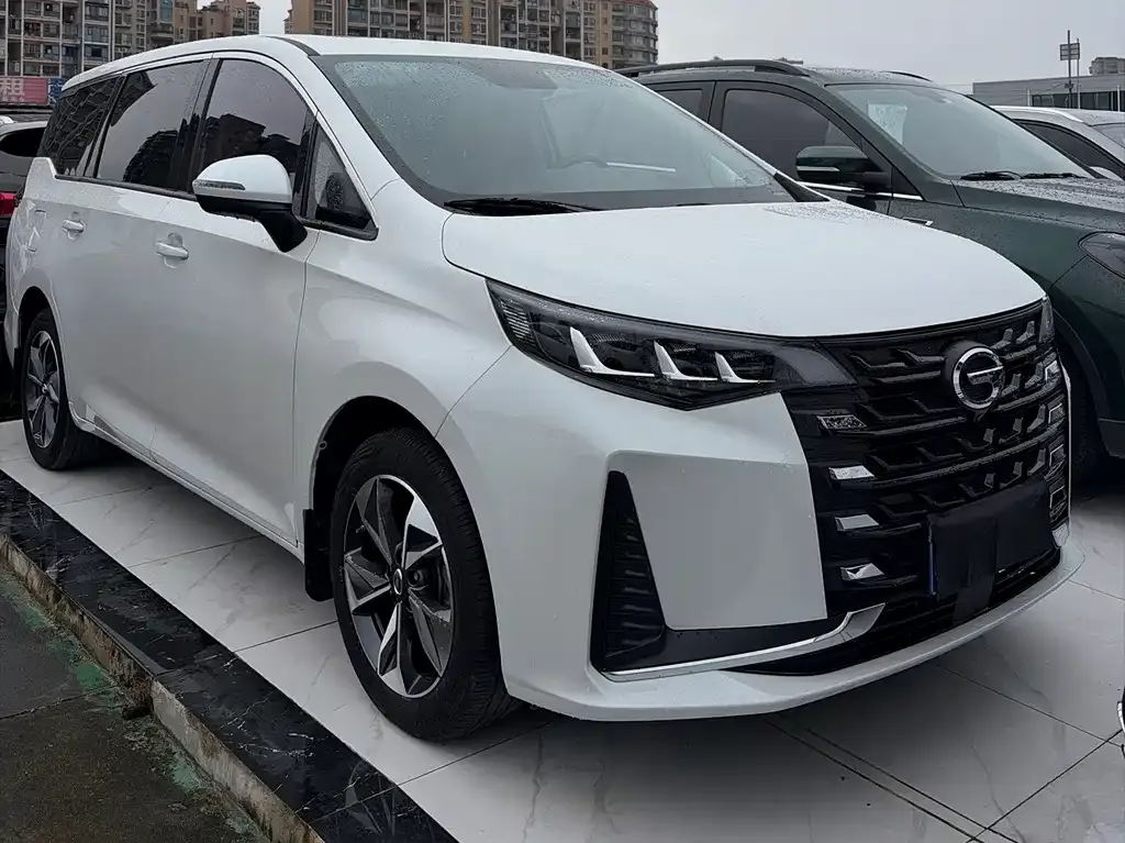 GAC Motor Trumpchi M6 — фото 1