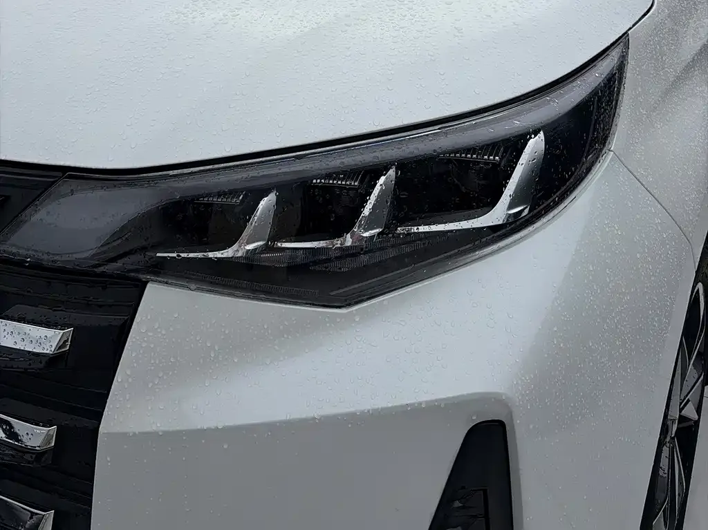 GAC Motor Trumpchi M6 — фото 3