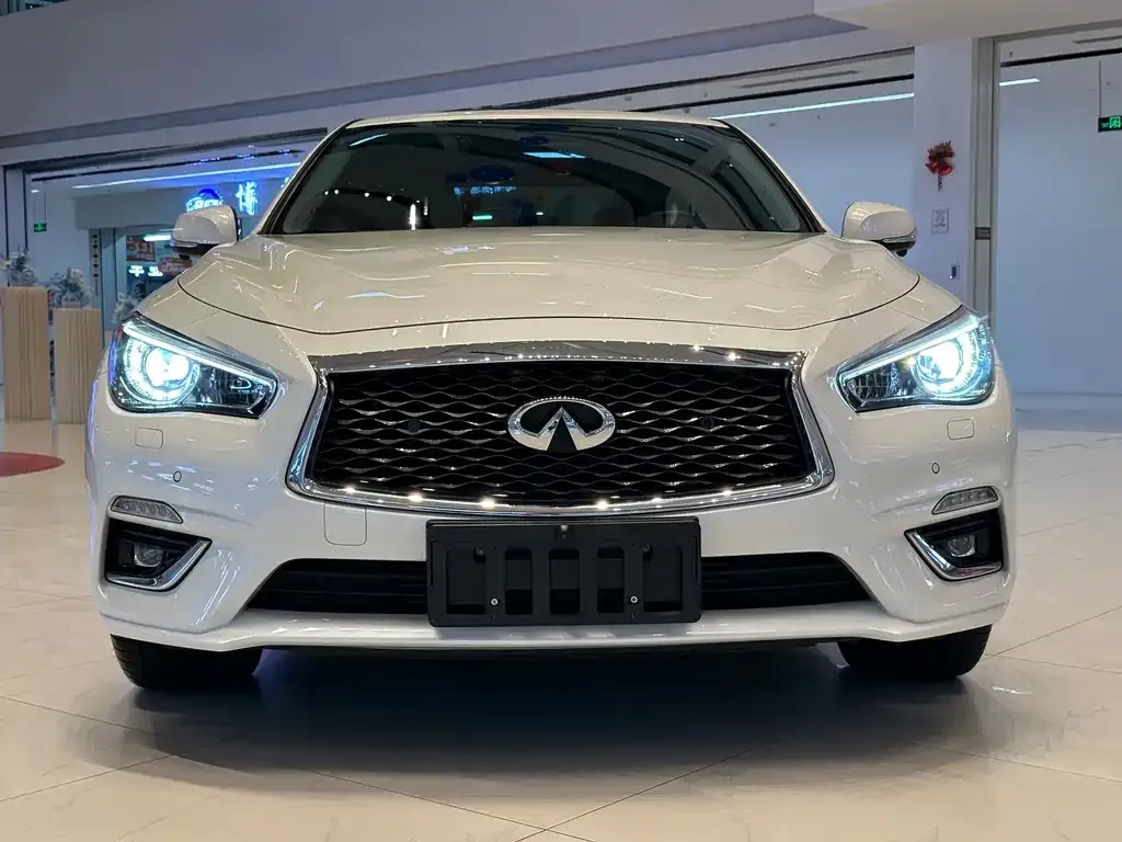 Infiniti Q50L — фото 8