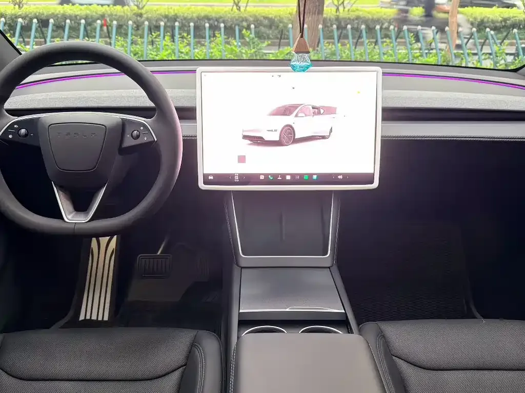 Tesla Model Y — фото 6
