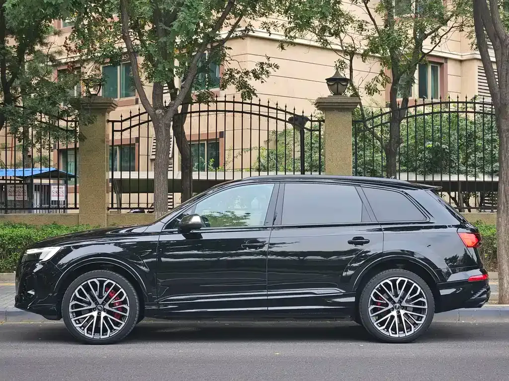 Audi SQ7 — фото 8