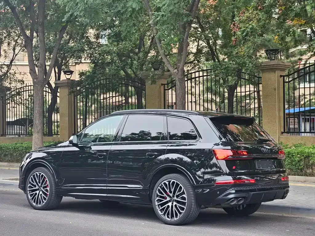 Audi SQ7 — фото 6