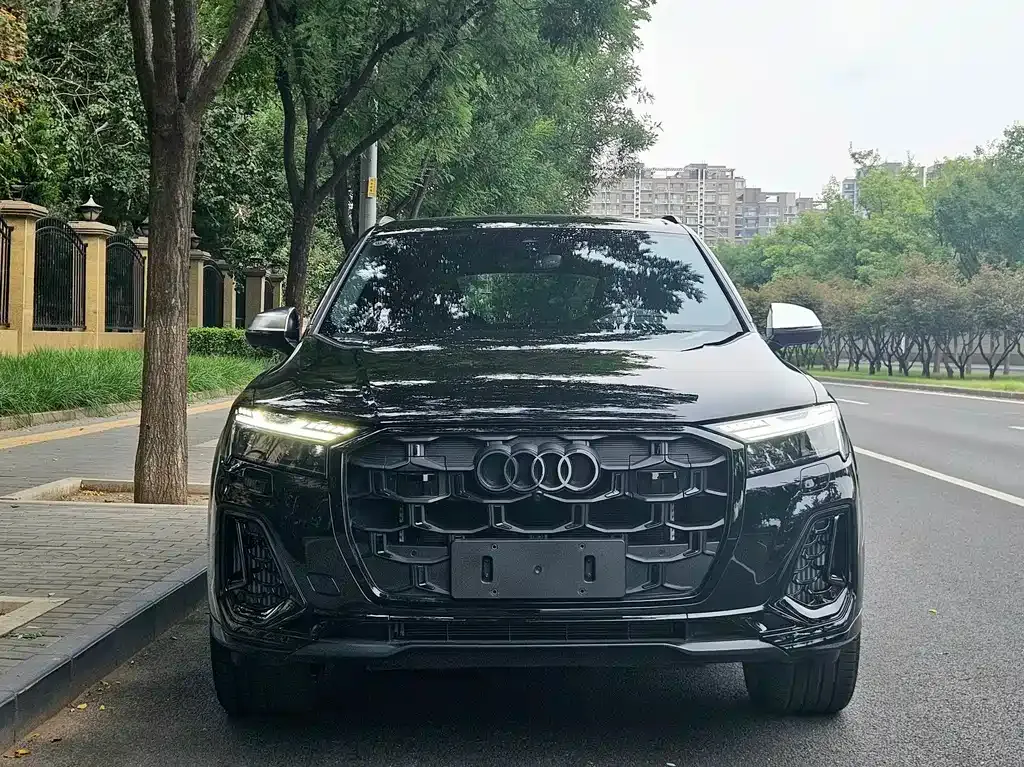 Audi SQ7 — фото 5