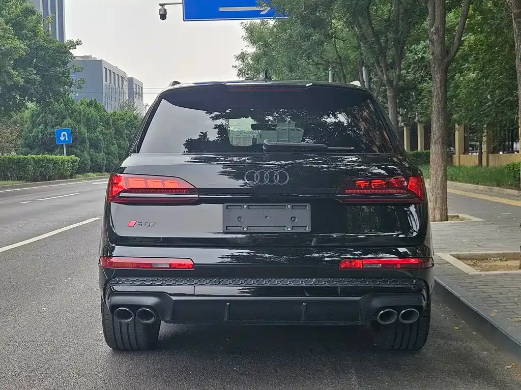 Audi SQ7 — фото 9