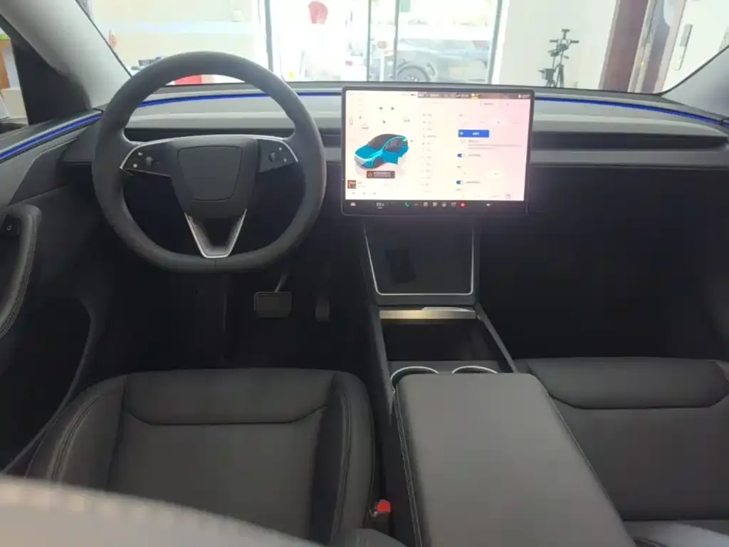 Tesla Model Y — фото 7