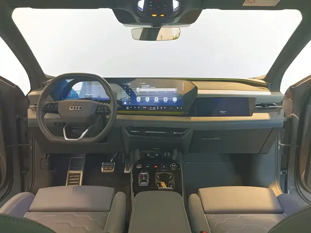 Audi Q6L e-tron — фото 2
