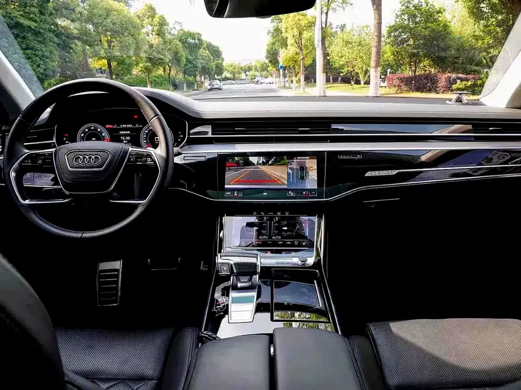 Audi S8 — фото 9