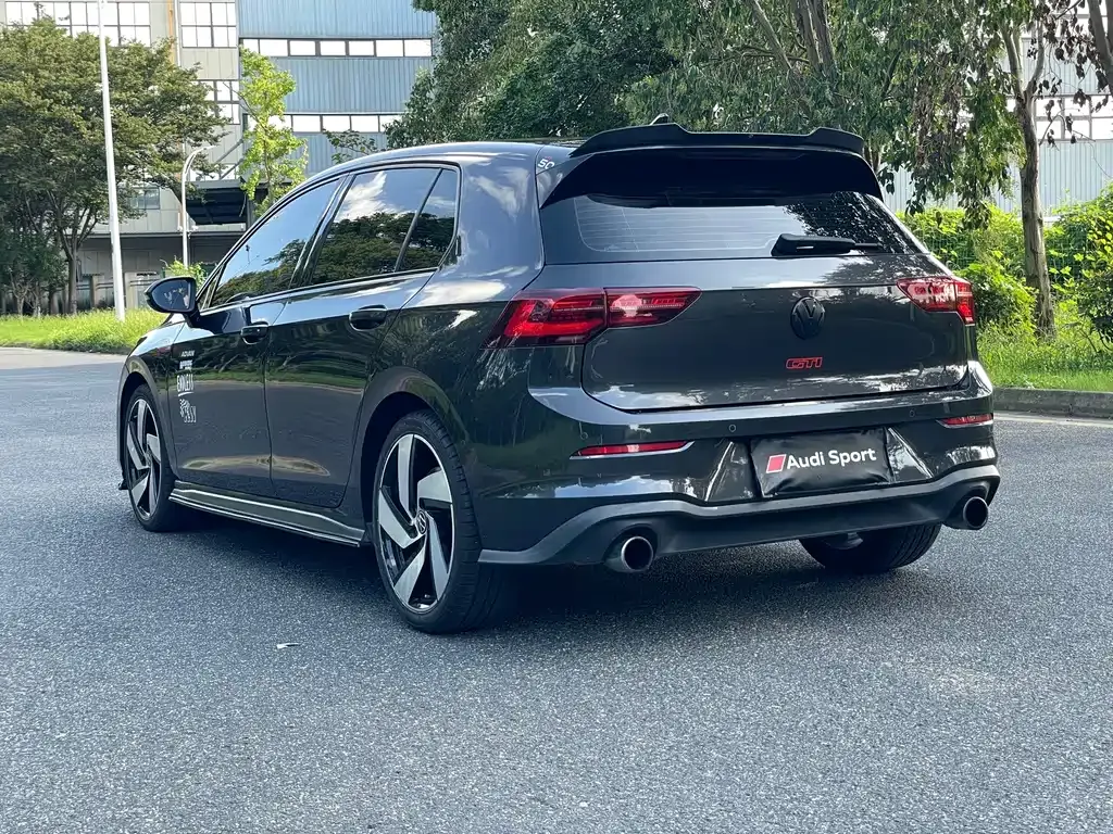 Volkswagen Golf GTI — фото 9