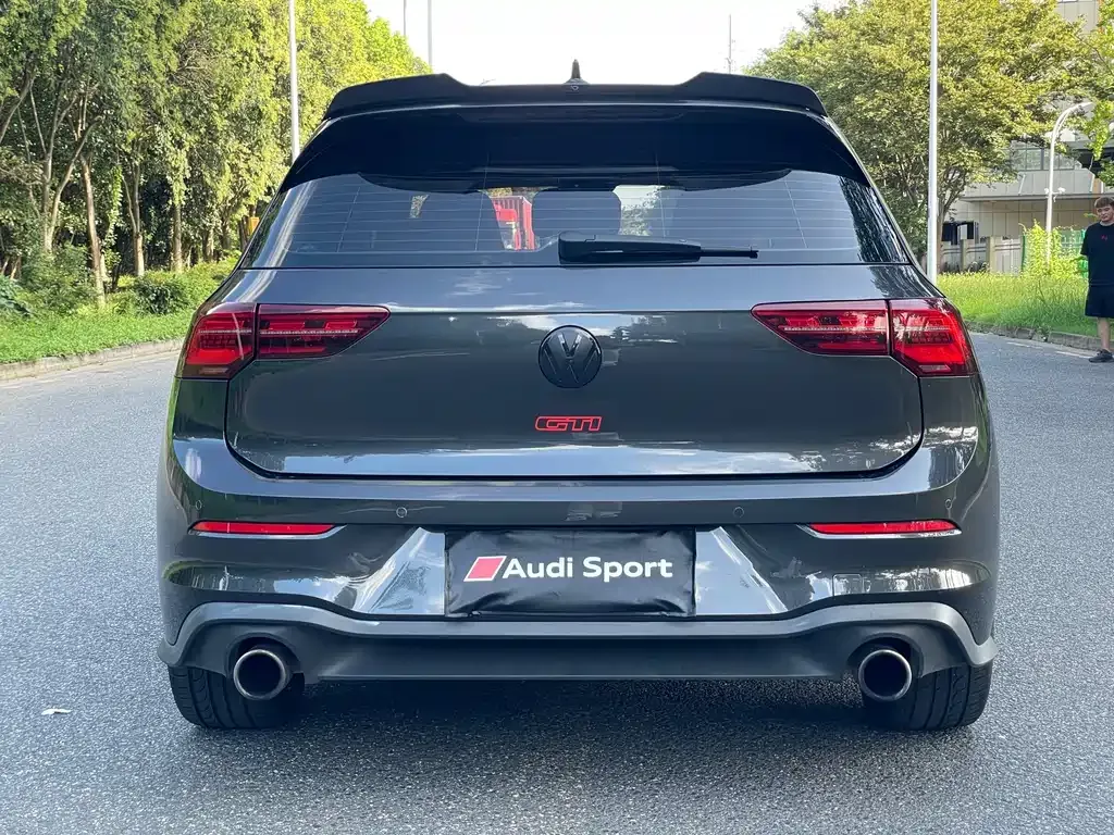 Volkswagen Golf GTI — фото 6