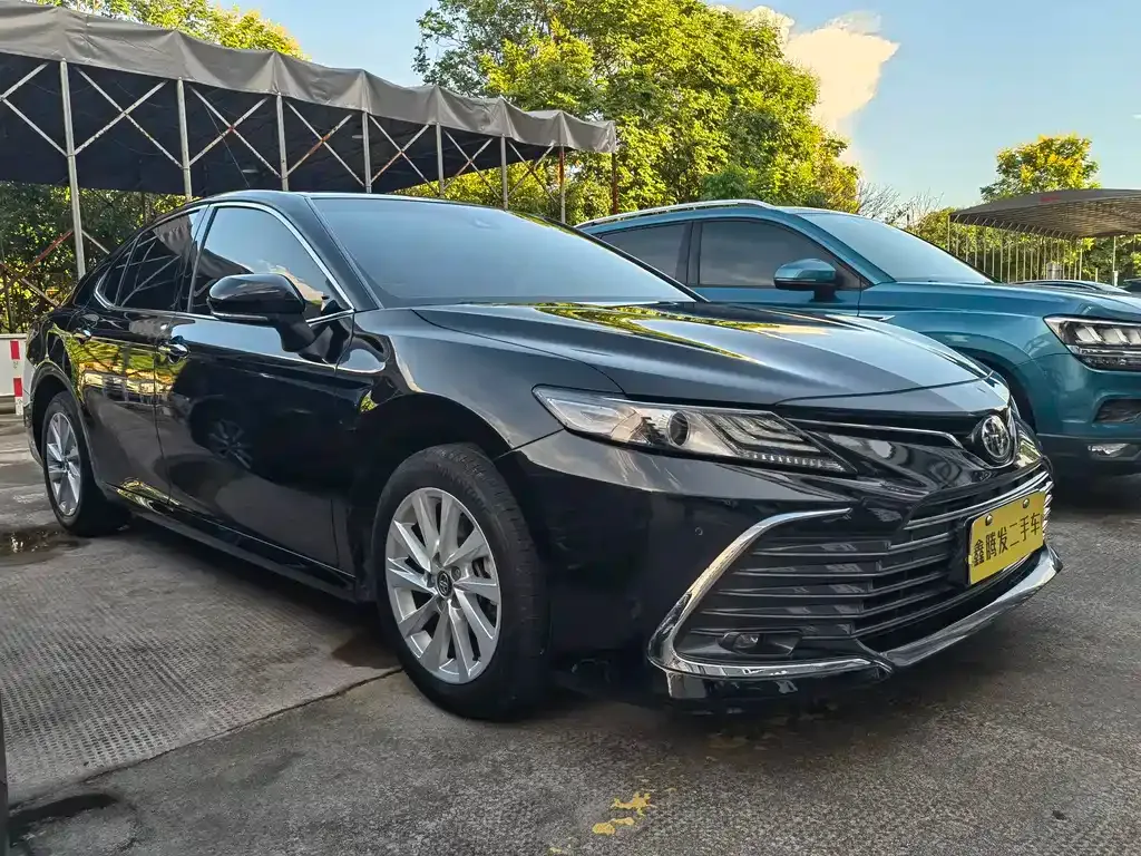 Toyota Camry — фото 7