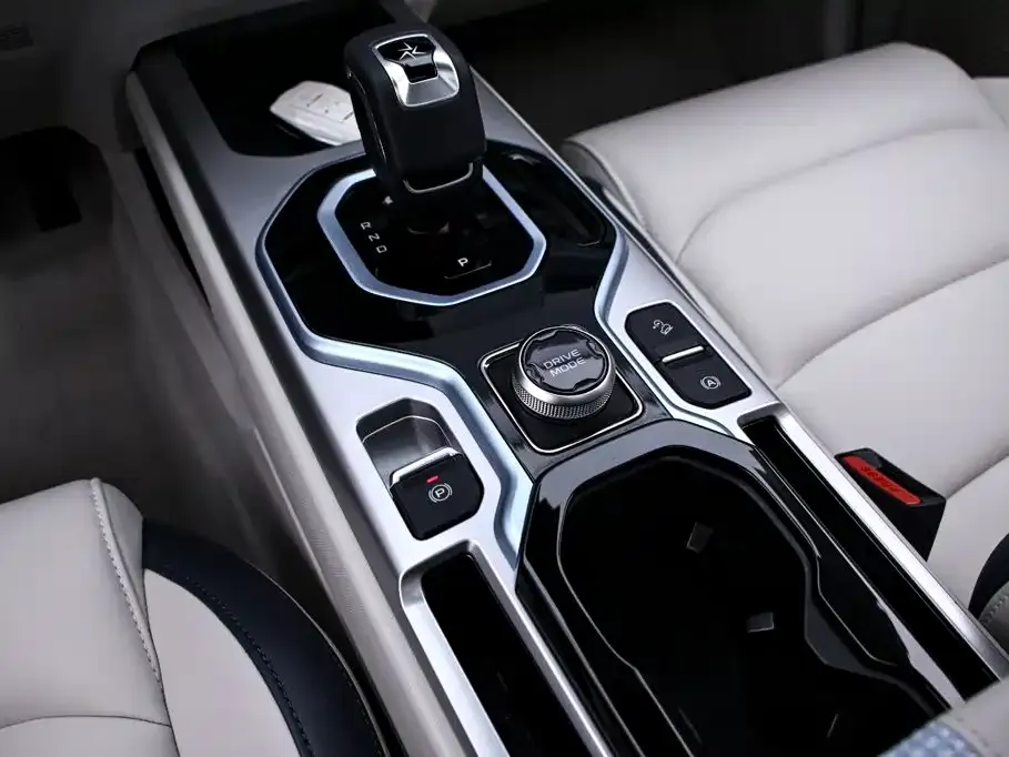 Geely Icon — фото 10