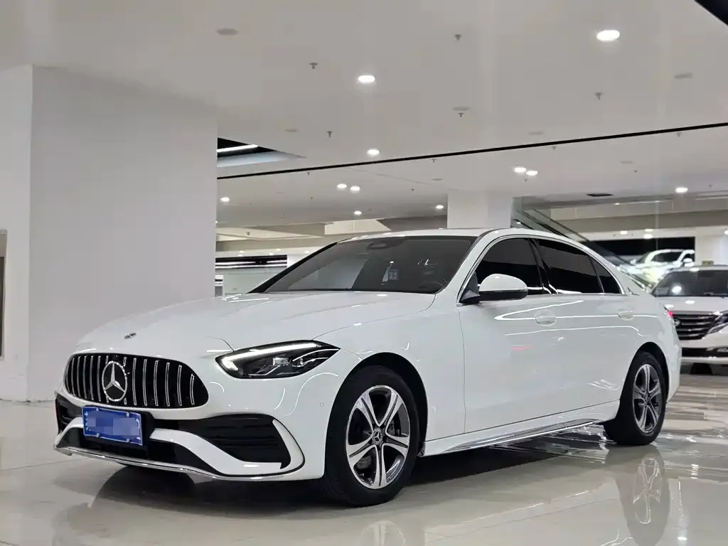 Mercedes-Benz C-Class — фото 1