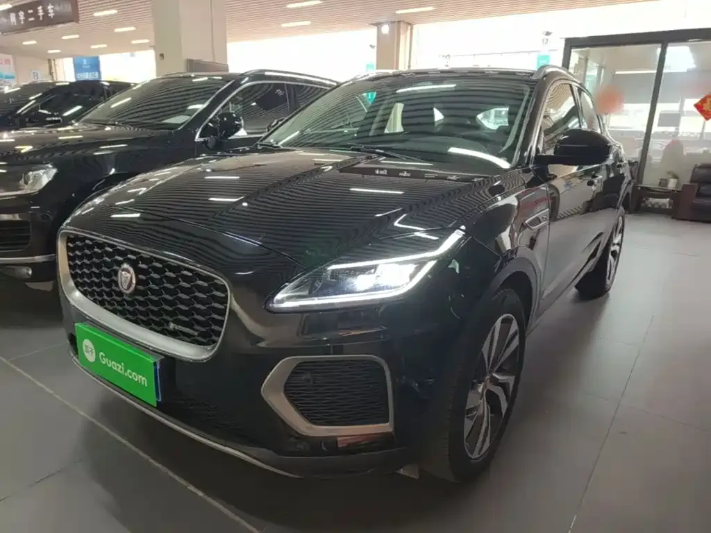 Jaguar E-PACE — фото 2