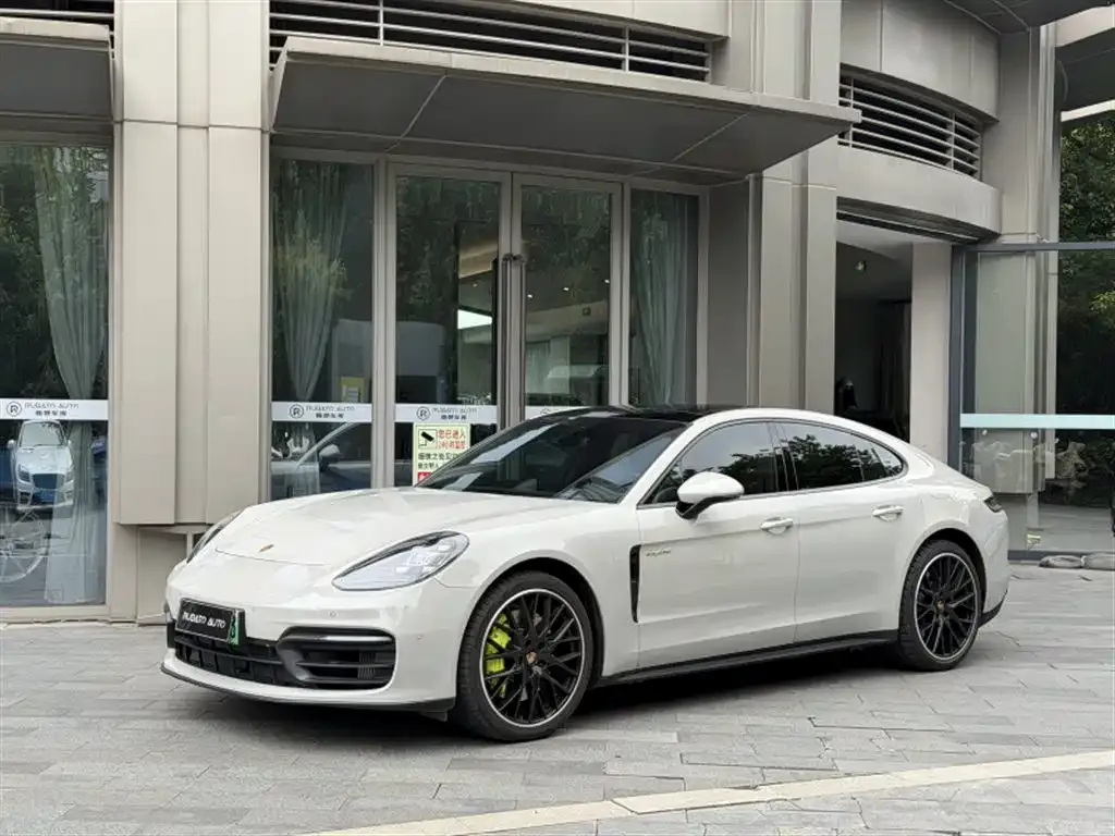 Porsche Panamera Hybrid — фото 1