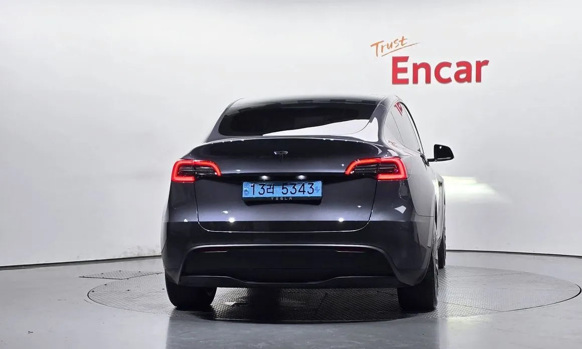 Tesla Model Y — фото 5