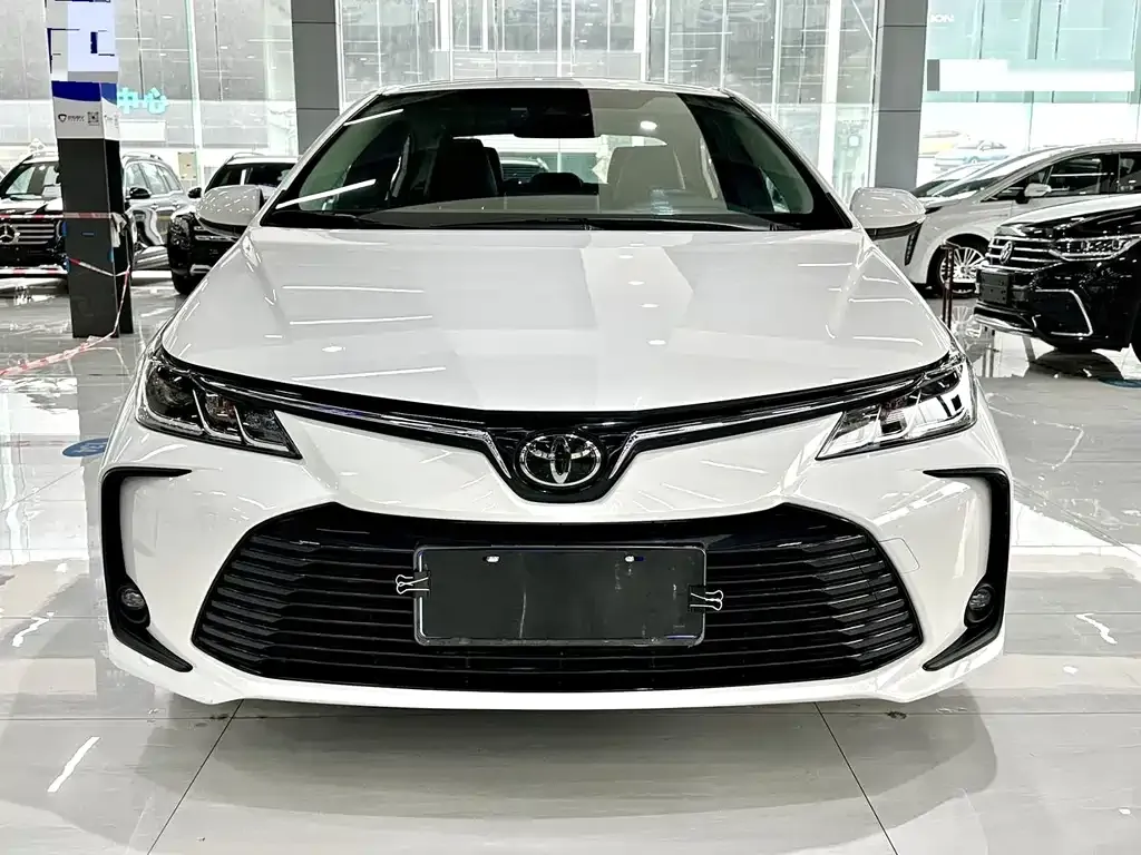 Toyota Corolla — фото 5