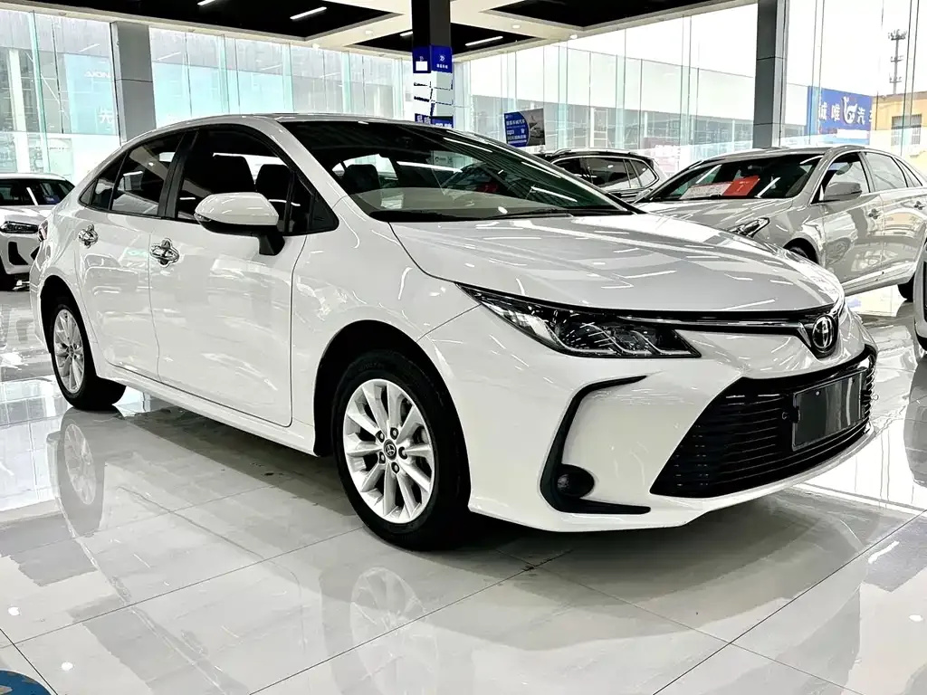 Toyota Corolla — фото 6