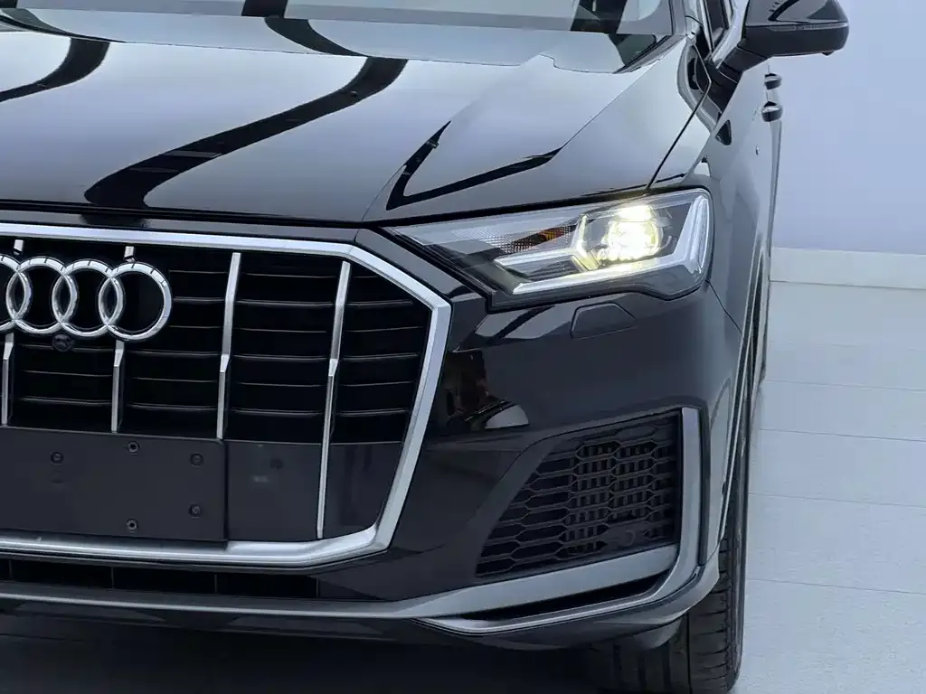 Audi Q7 — фото 3