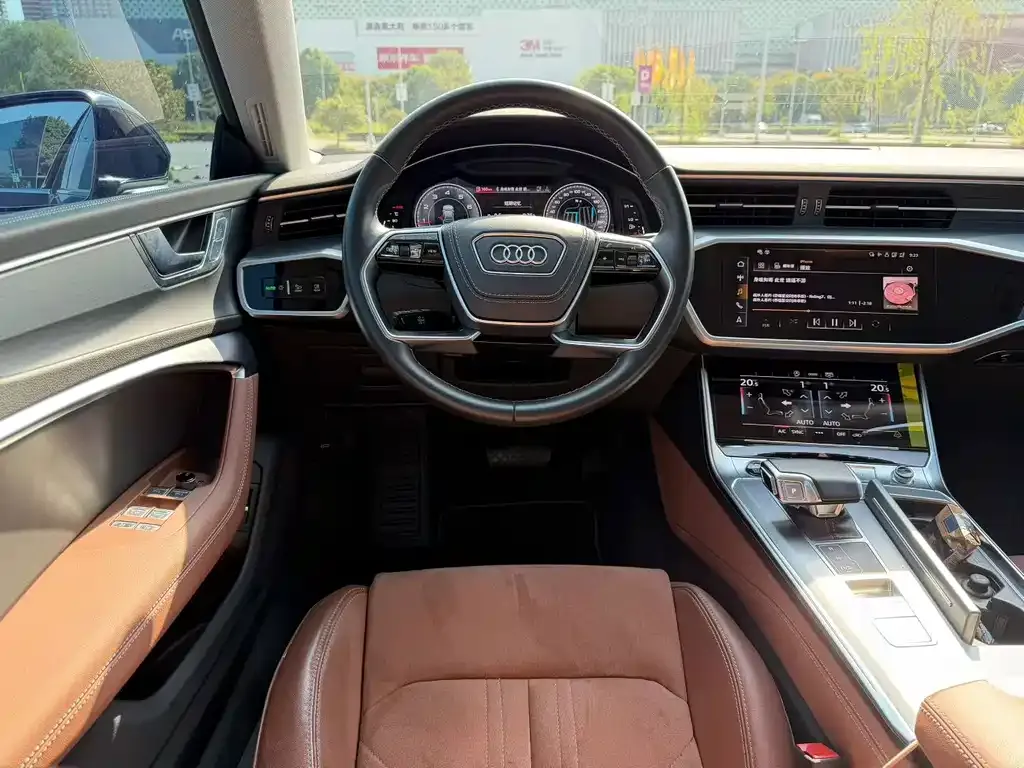 Audi A7L — фото 2