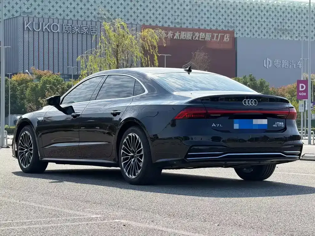 Audi A7L — фото 9