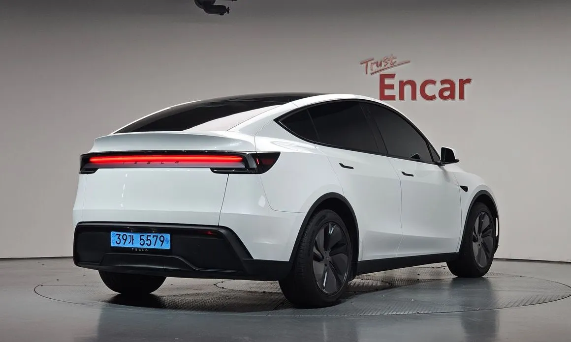 Tesla Model Y — фото 6