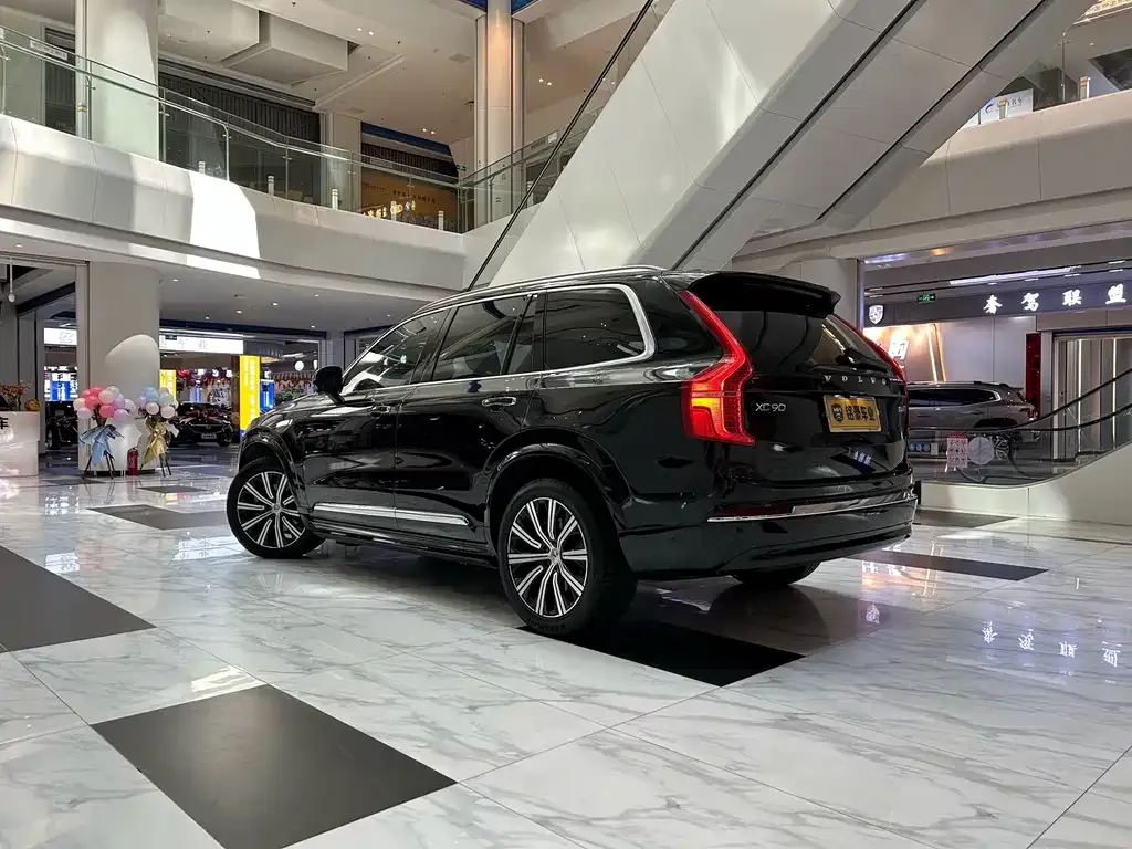 Volvo XC90 — фото 10