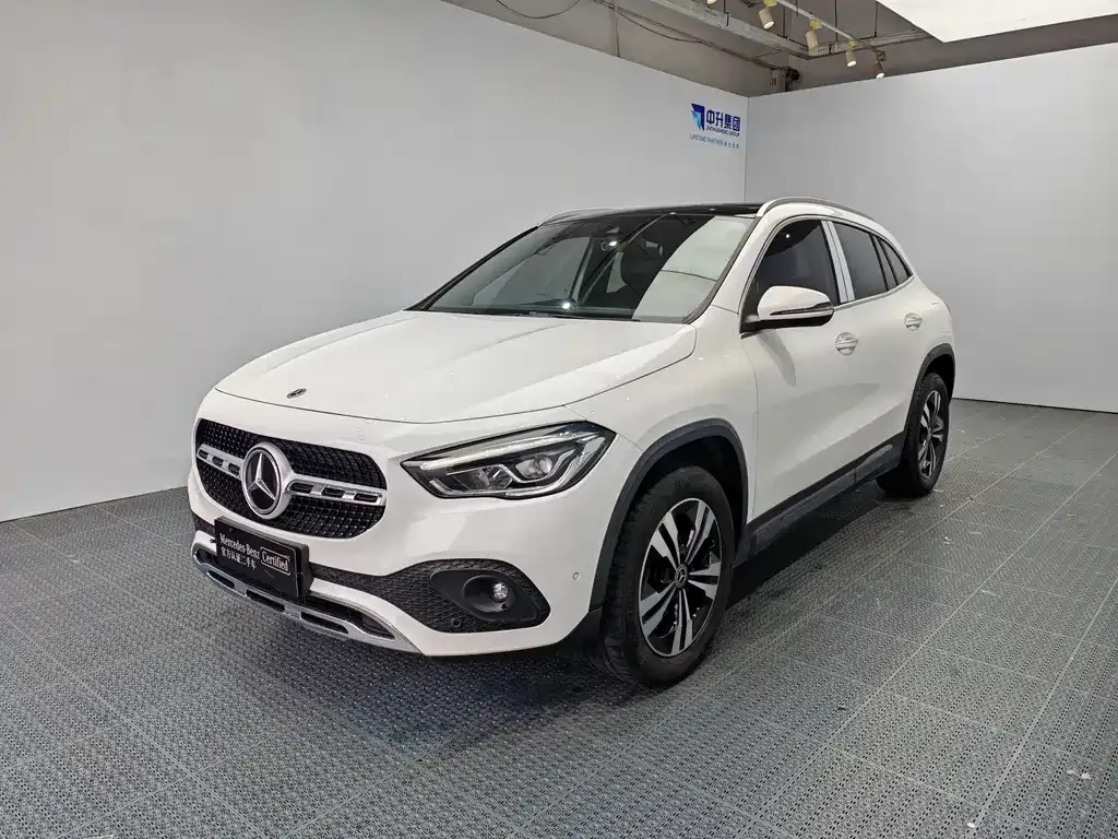 Mercedes-Benz GLA — фото 1
