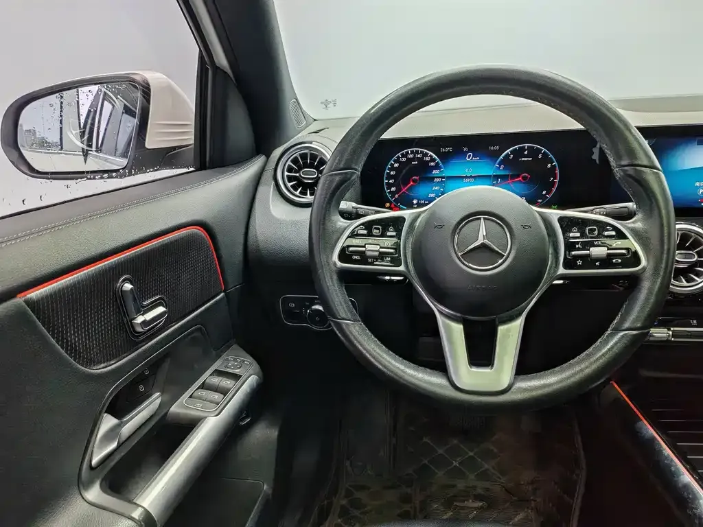 Mercedes-Benz GLA — фото 6