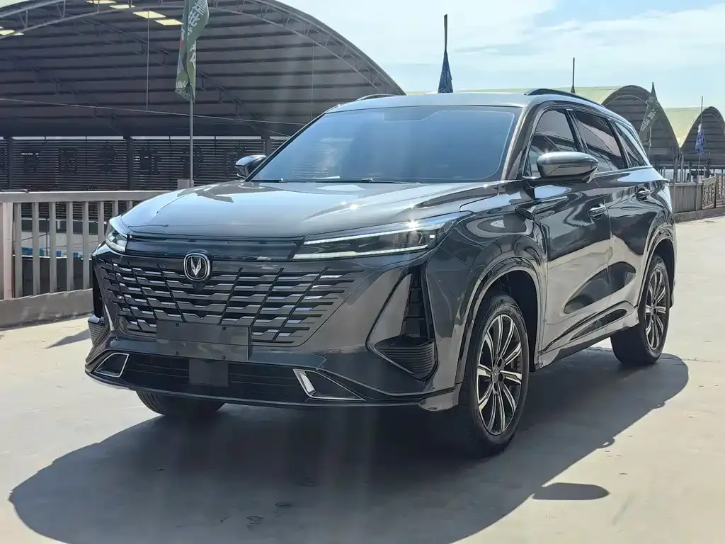 Changan CS75 PLUS — фото 1