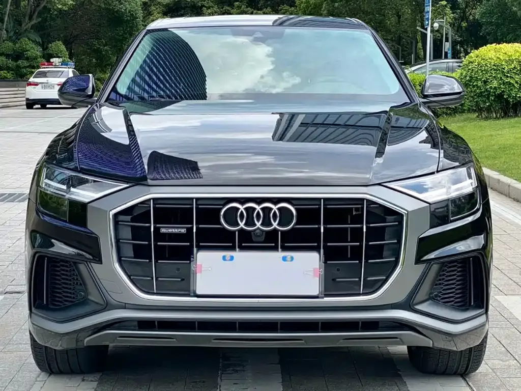 Audi Q8 — фото 7