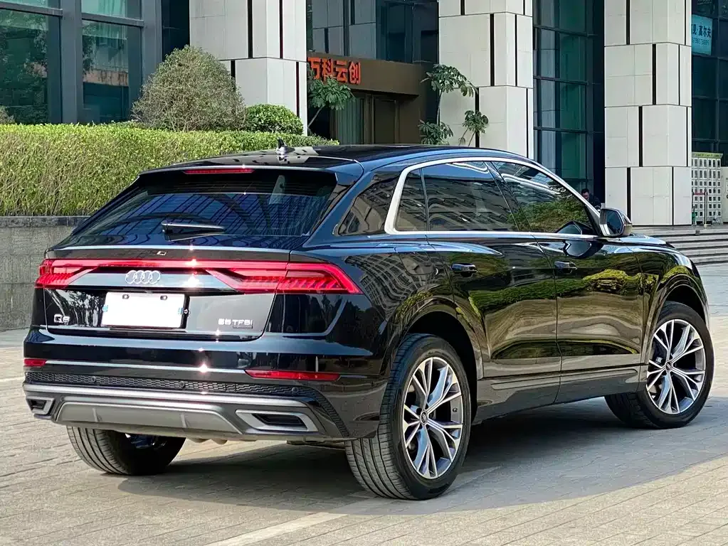 Audi Q8 — фото 5