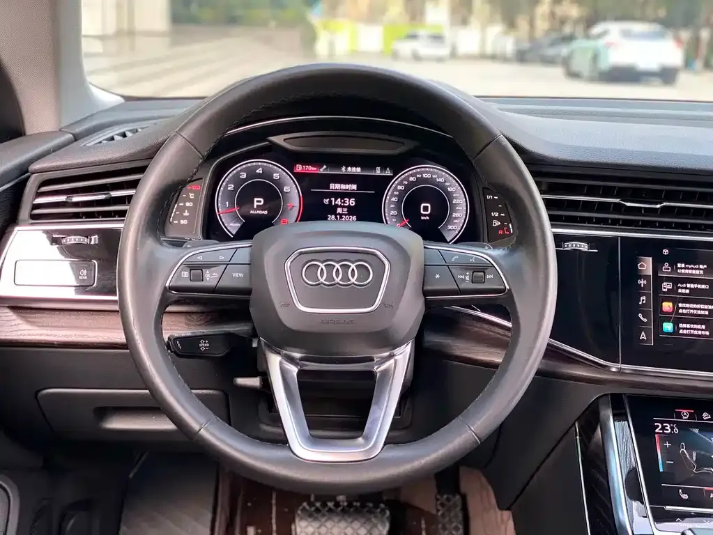 Audi Q8 — фото 2