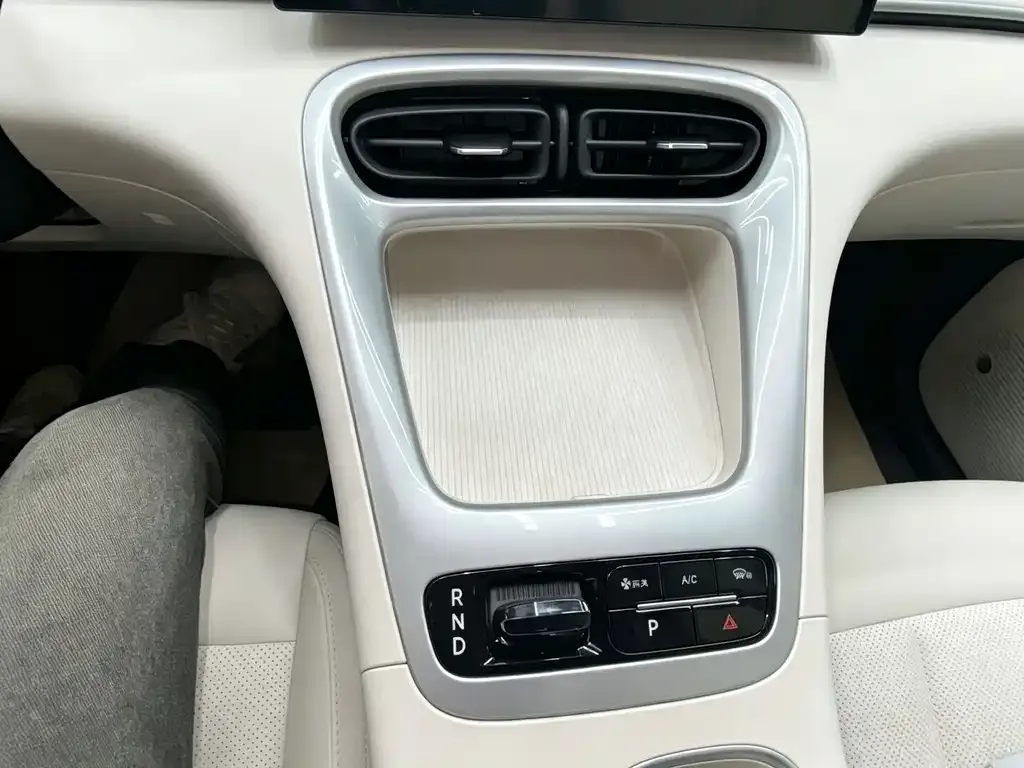 Geely Starburst — фото 9