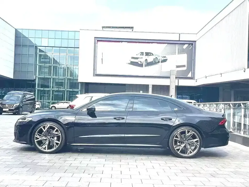 Audi A7L — фото 8