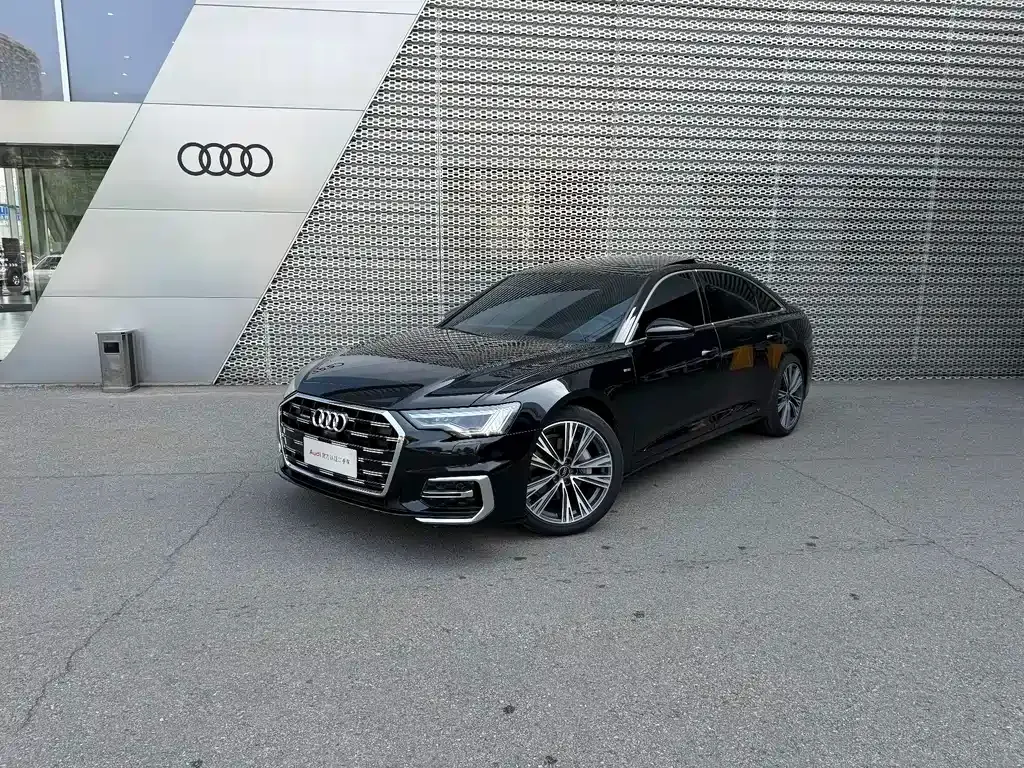 Audi A6L — фото 1