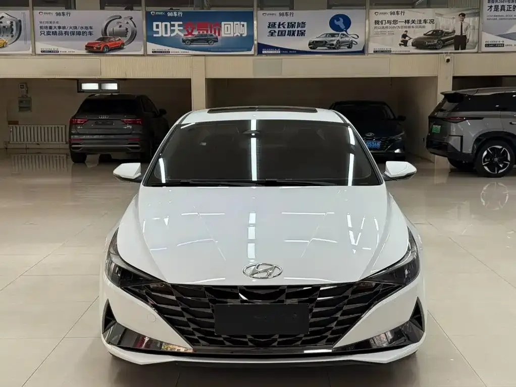 Hyundai Elantra — фото 8
