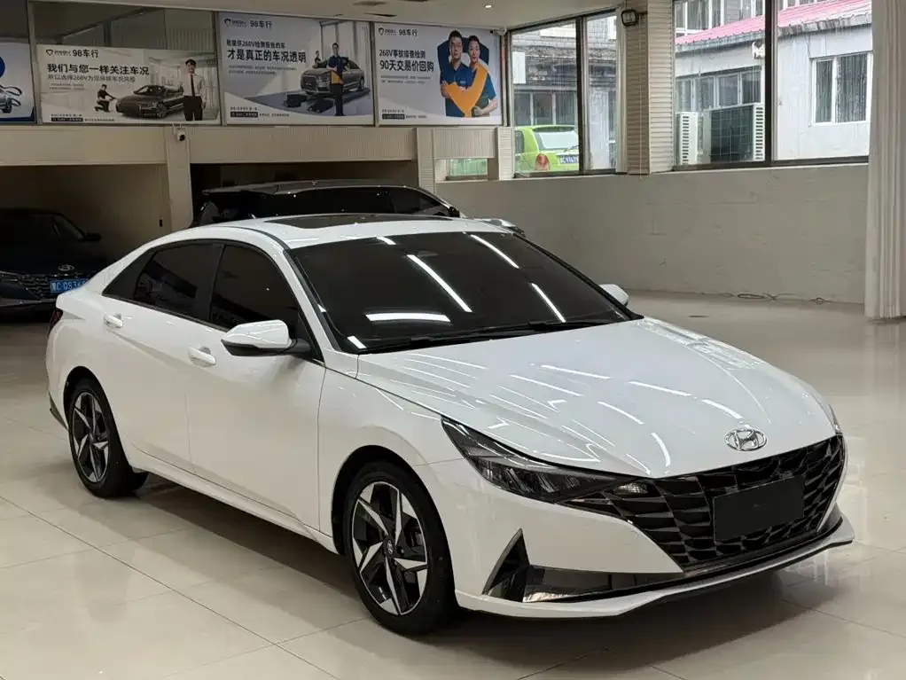 Hyundai Elantra — фото 10