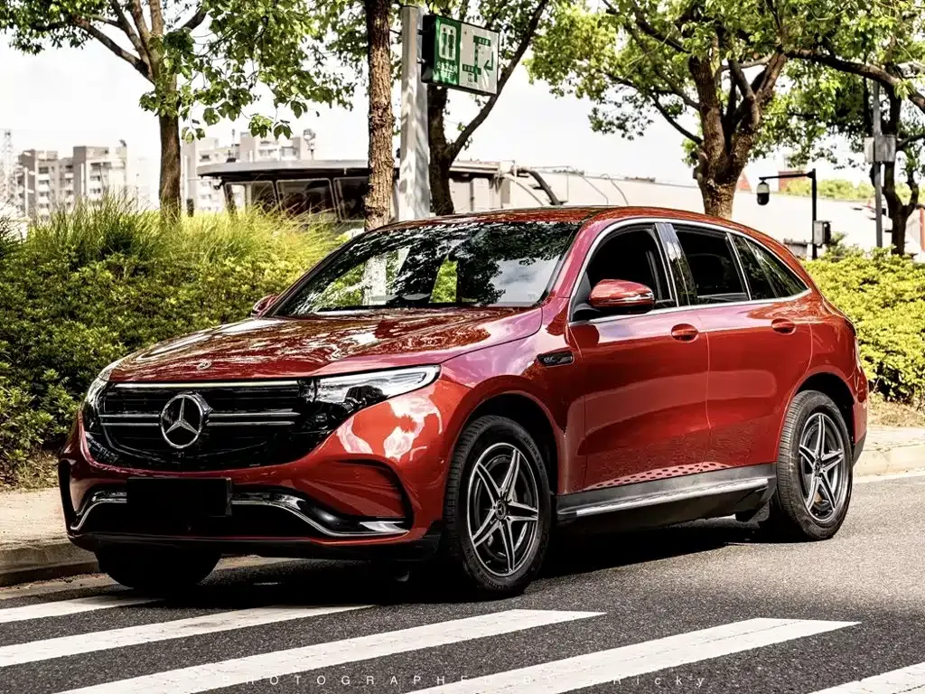 Mercedes-Benz EQC — фото 1