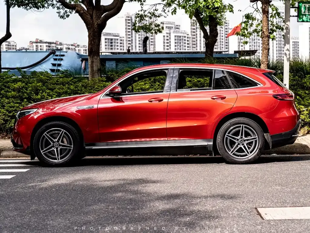 Mercedes-Benz EQC — фото 3
