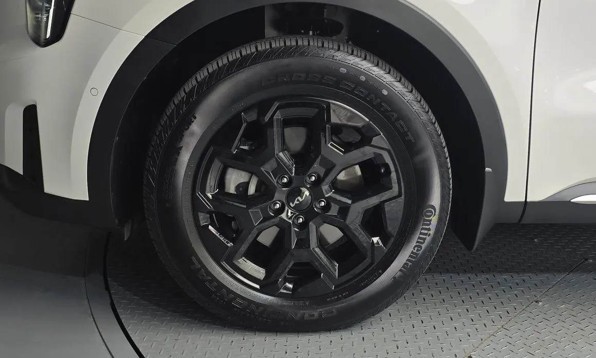 Kia Sorento — фото 10