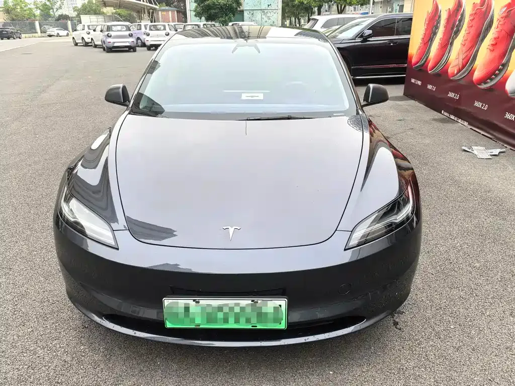 Tesla Model 3 — фото 9