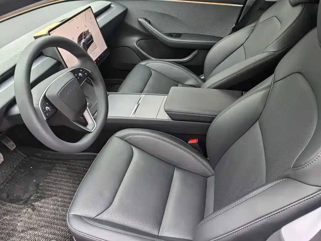 Tesla Model 3 — фото 3