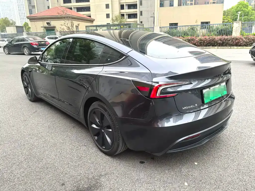 Tesla Model 3 — фото 6