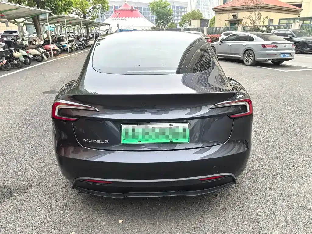 Tesla Model 3 — фото 5