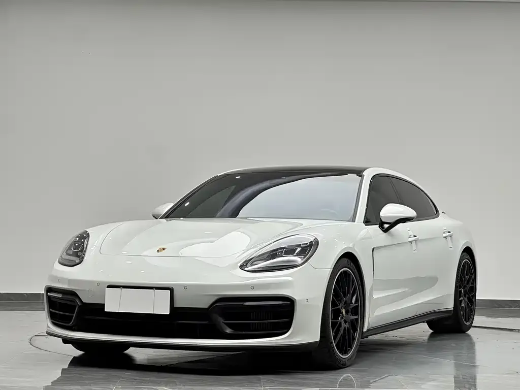 Porsche Panamera — фото 1